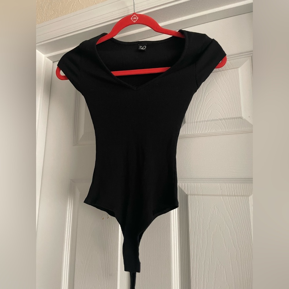 Windsor bodysuit 🖤
